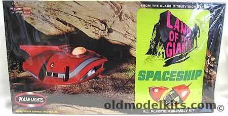 Polar Lights 1/64 Land of the Giants Spindrift Spaceship, 7513 plastic model kit